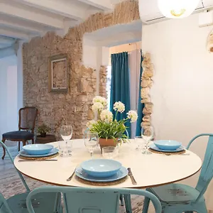 https://apartamento-planta-baja-con-patio-centro-del-old-town.catalonia-hotels.com