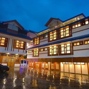 https://at-wood-munnar.kerala-hotels.net