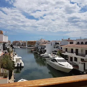 https://magnifico-apartamento-junto-al-canal-principal.catalonia-hotels.com